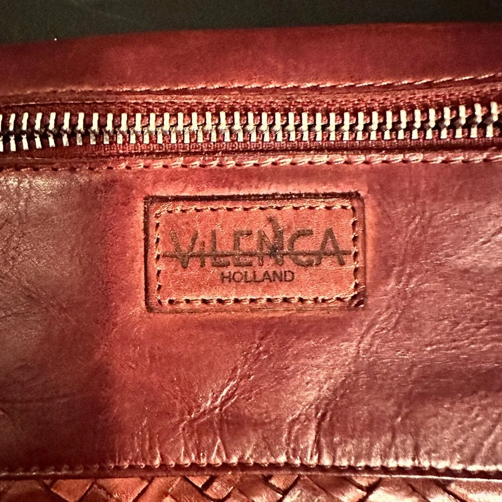 Vilenca Holland Elegant Brown Leather Woven Wallet - Picture 3 of 4